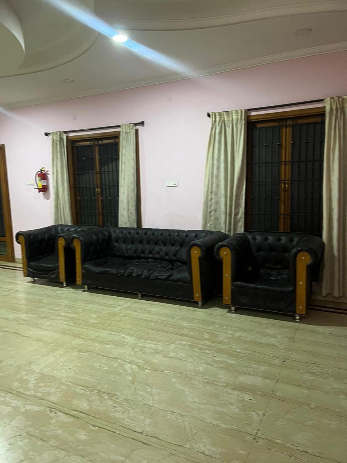 The Alp Hotel Bypass Road مادوراي المظهر الخارجي الصورة
